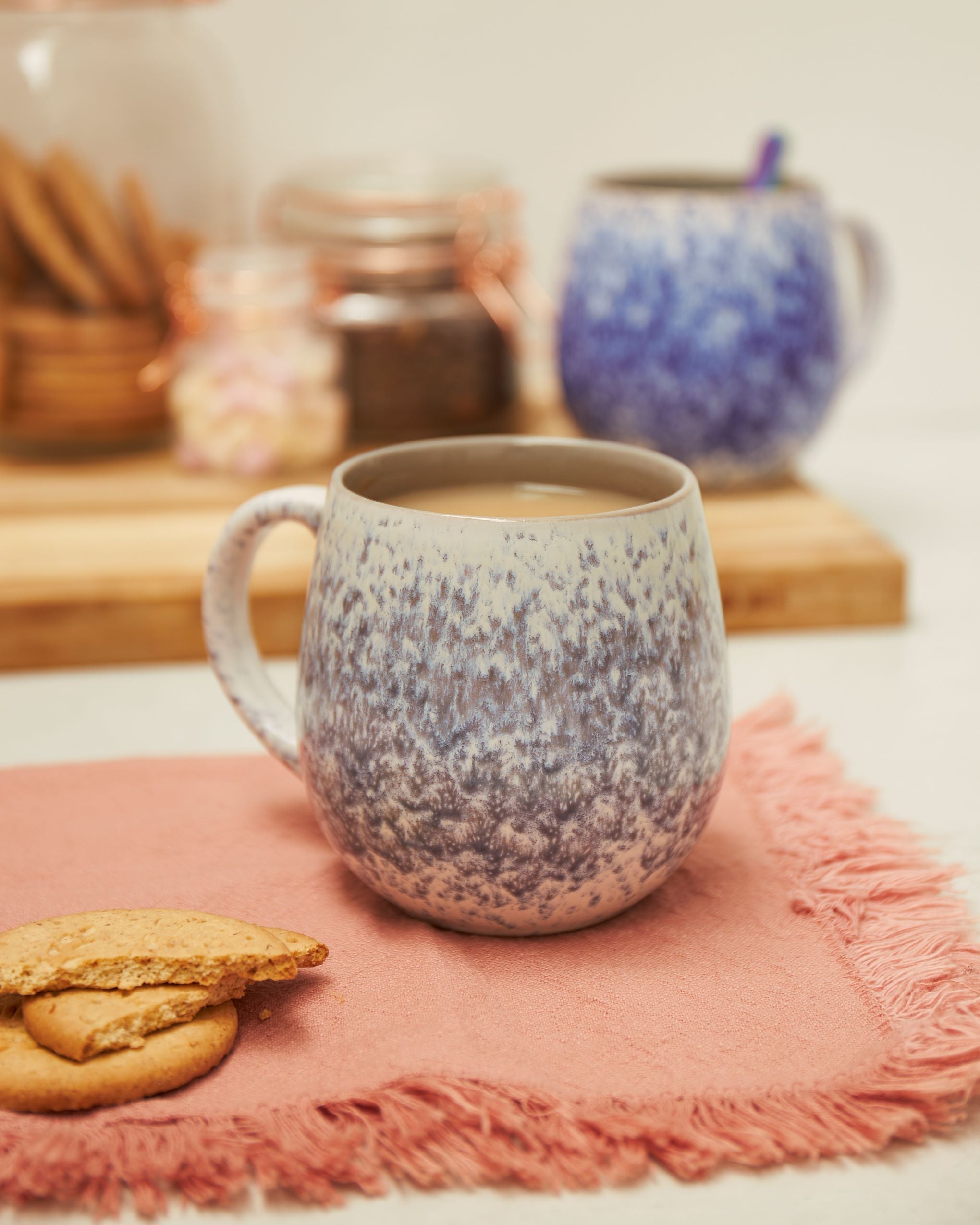 Tasse en grès réactif ombré gris pâle 